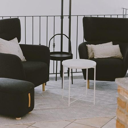 Casa Lobe - Charming Apartment In Village Centre 라모라 외부 사진