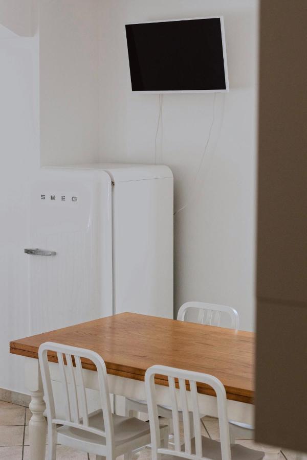 Casa Lobe - Charming Apartment In Village Centre 라모라 외부 사진